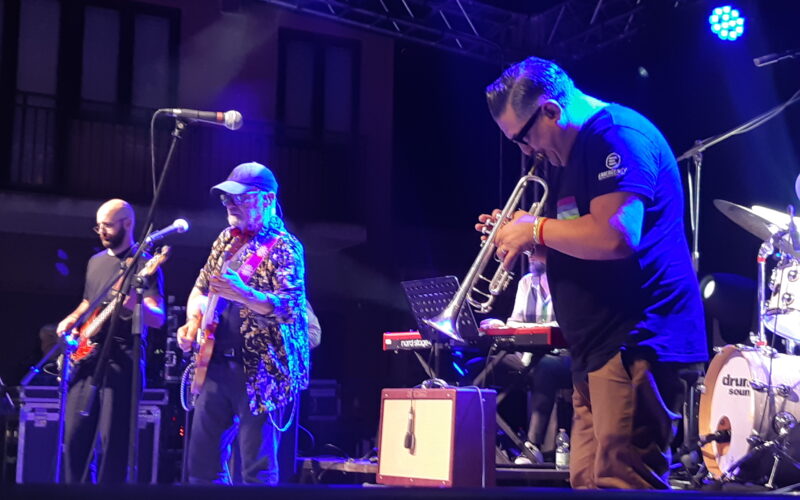 Buscemi, Swing & Beer  Roy Paci chiude il festival