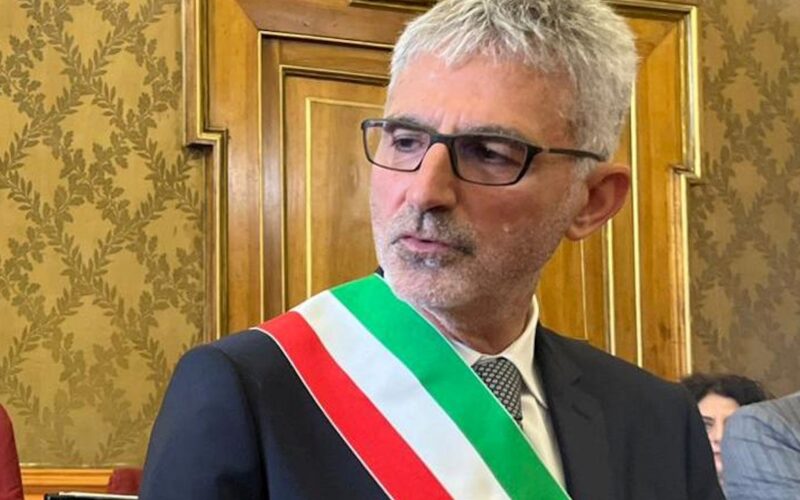 Gradimento dei sindaci: Cassì (Ragusa) primo tra i siciliani, Lagalla ultimo