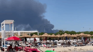 Marina di Priolo, allarme tra i bagnanti per l'incendio all'Ecomac
